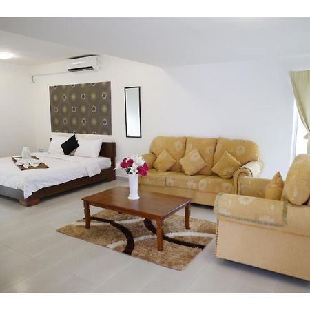 Estudio de 5500 m² con 1 baños de uso privado, en Beserah Kampung Sungai Karang Exterior foto